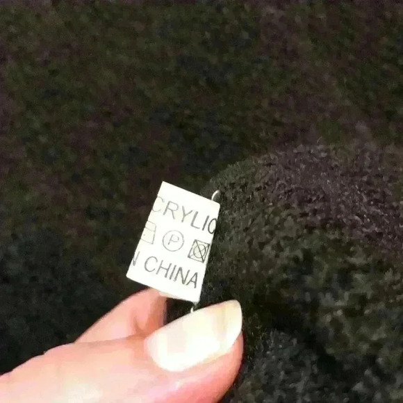 NWT Arianna by Howard’s Black Two Pattern Knit Poncho - Picture 10 of 10